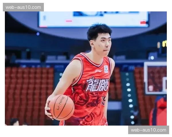 徐昕攻防两端数据全面飞跃，广州内线支柱成长轨迹惊人
